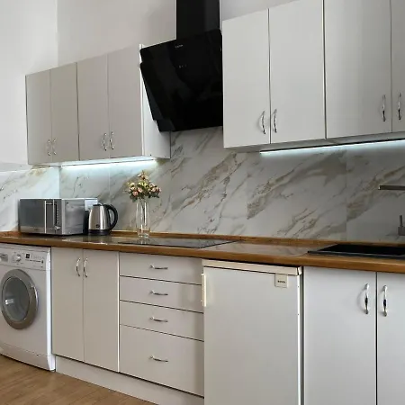 Apartment на огієнка 15 *